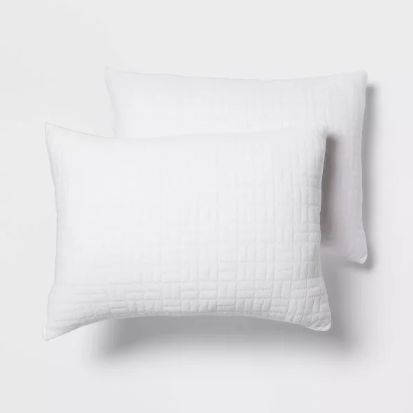 Standard/Queen Medium 2pk Plush Knit Bed Pillows White